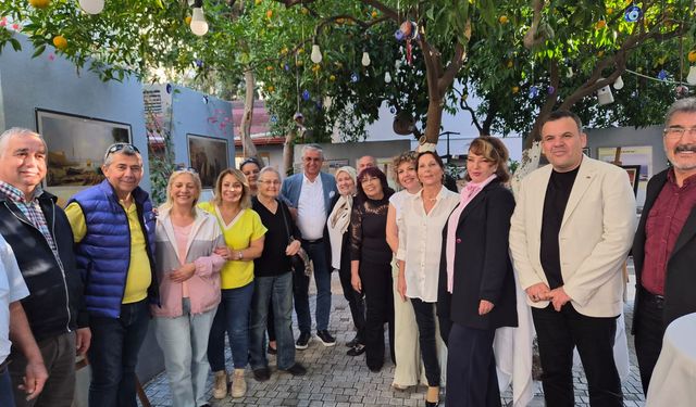 Başkan Topaloğlu resim sergisine katıldı