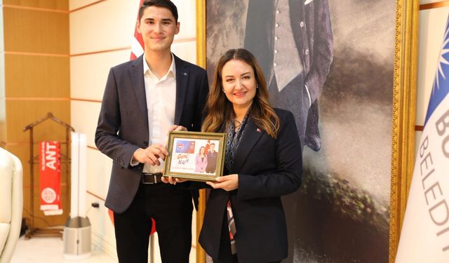 Büyükşehir Başkan Vekili Özdemir’e “Genç Kart”ı anlattı