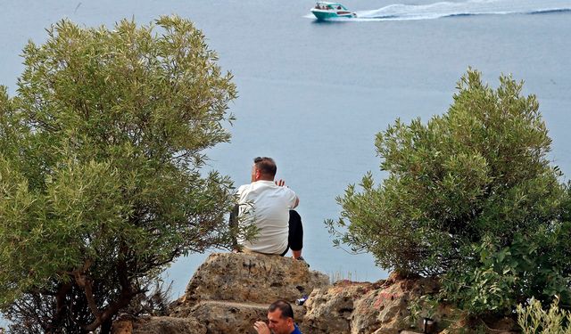 Biri ölümün ucunda, diğerleri manzara keyfinde