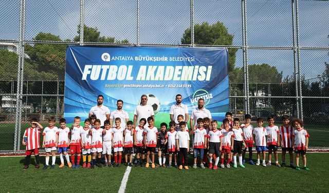 Antalya Büyükşehir Belediyesi gençleri spora kazandırdı