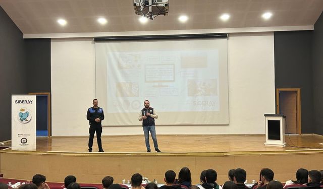 Adana’da öğrencilere dijital güvenlik eğitimi verildi