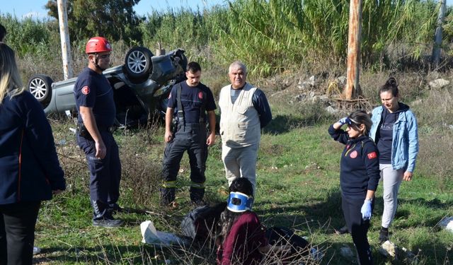 Otomobil şarampole yuvarlandı: 3 yaralı