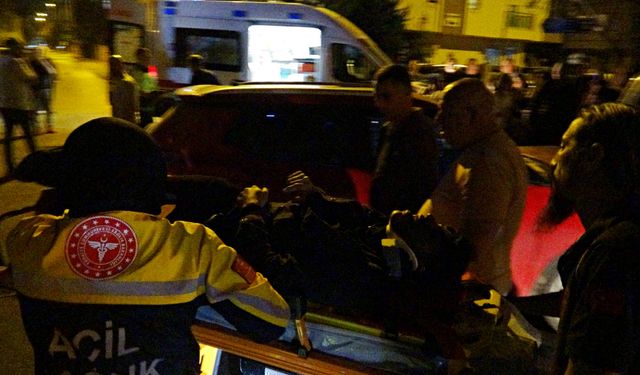 Kazada yaralanan motosikletlinin feryatları mahalleyi inletti