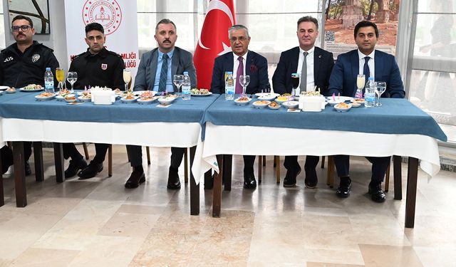 Kemer’de Öğretmenler Günü programı düzenlendi