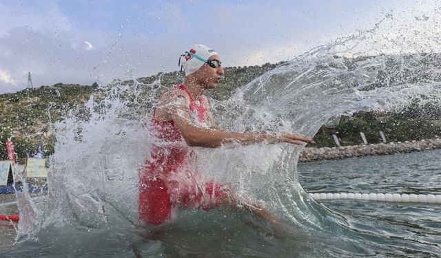 Milli sporculardan Alanya’da tarihi performans