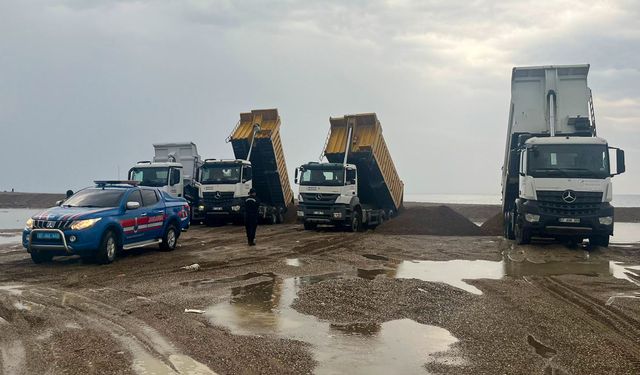 Manavgat’ta kum hırsızlığına suçüstü