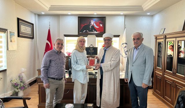 Polonyalı gazeteci Aleksandra, Antalya’da Müslüman oldu