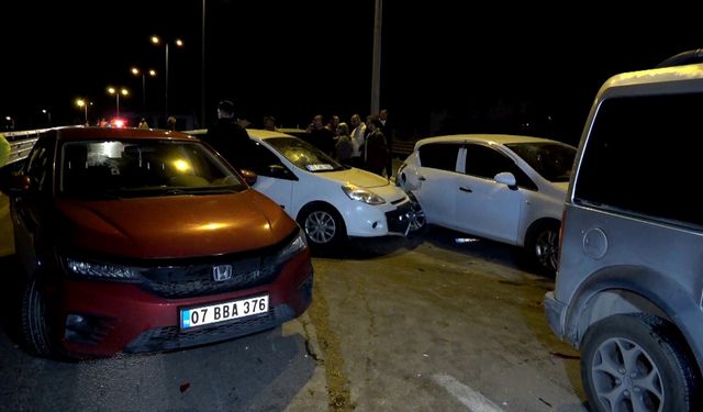 Refüje çarpan araç zincirleme kazaya sebep oldu