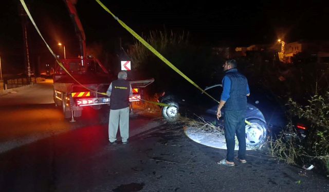 Sulama kanalına uçan araçtan ekipler kurtardı