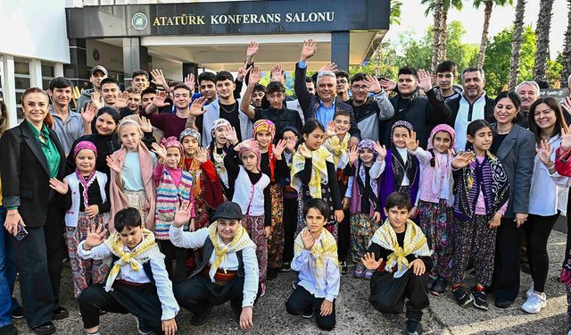 Muratpaşa Belediye Başkanı Ümit Uysal, Yörük Oyunları Çalıştayı’na katıldı