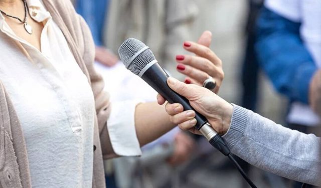 Antalya’da sokak röportajına tutuklama