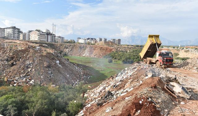 Antalya’nın sorunlu mahallesine güçlü yollar geliyor