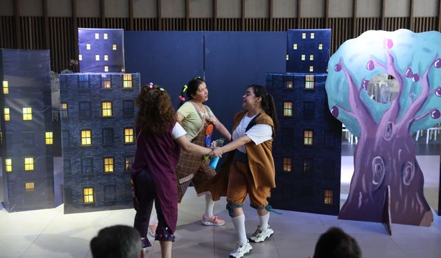 Dünyadaki Son Çiçek oyunu, miniklerden büyük beğeni topladı