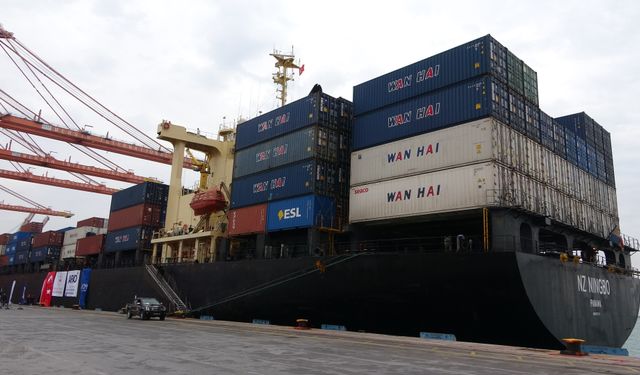 İyilik gemisi Mersin’den Sudan’a uğurlandı: 10 bin çadır yola çıktı