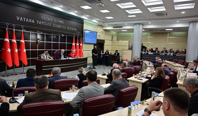 Antalya’da belediye başkanı yılın son meclisini müjdeyle kapattı