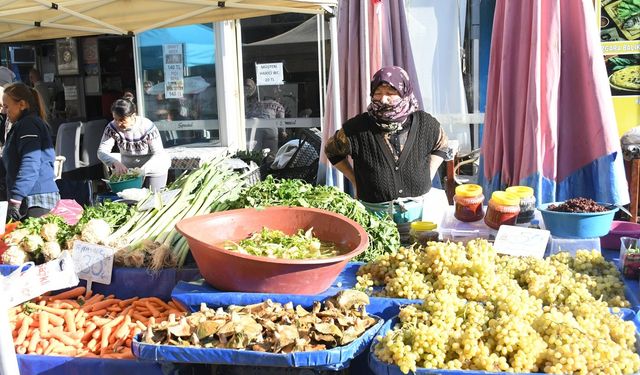 Üretici pazarında tezgahlar doldu taştı