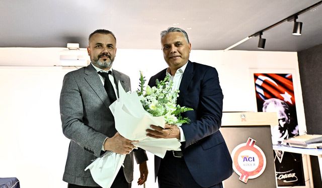 Muratpaşa Belediye Başkanı Uysal gençlerle buluştu! Başkan Uysal, ‘Yenilikçi, yaratıcı ve cesaretli olun’