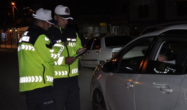 Yalvaç'ta 456 kişi ve 206 araç denetlendi, 4 araç trafikten men edildi