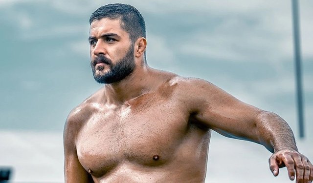 Antalyalı başpehlivandan sitemli veda mesajı... Kırkpınar 3'ncüsü Ali İhsan Batmaz Korkuteli Belediyesi'nden ayrıldı