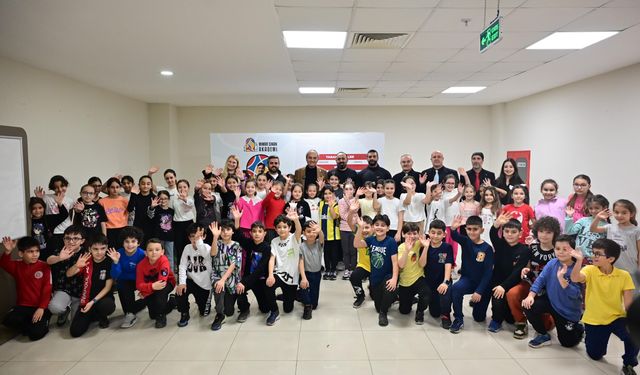 Antalya’da bin 452 öğrenci geleceğe dokunuyor