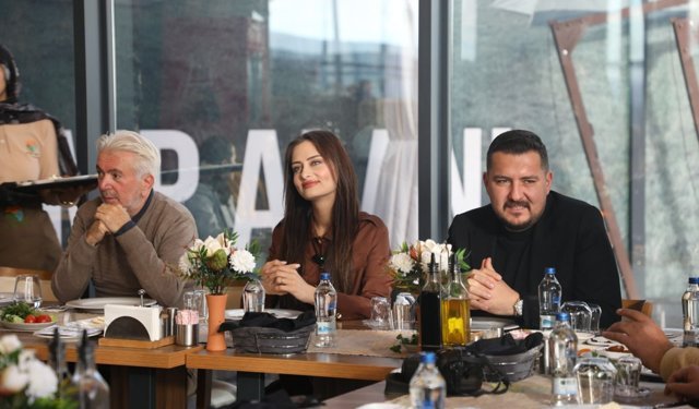 Korkuteli Belediye Başkanı Saniye Caran, gazetecilerle buluştu