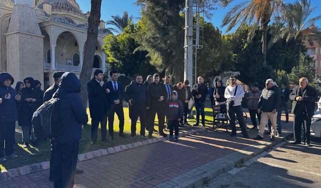 Manavgat'ta umre yolcuları dualarla uğurlandı