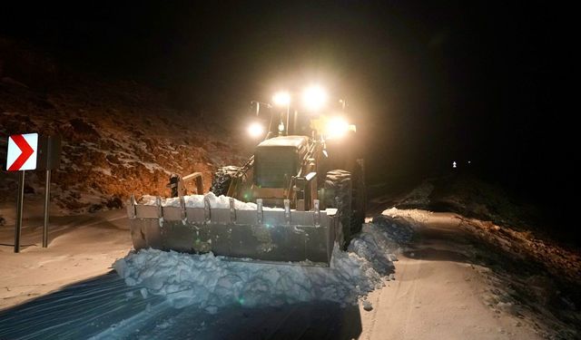 Mersin’de yollar kapandı