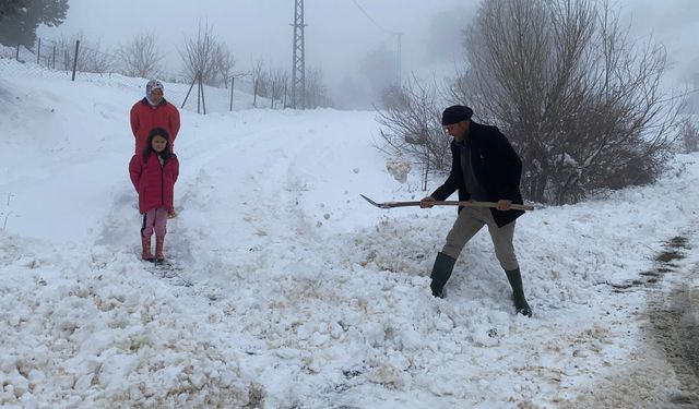 Mersin'in yüksek kesimlerinde kar sevinci