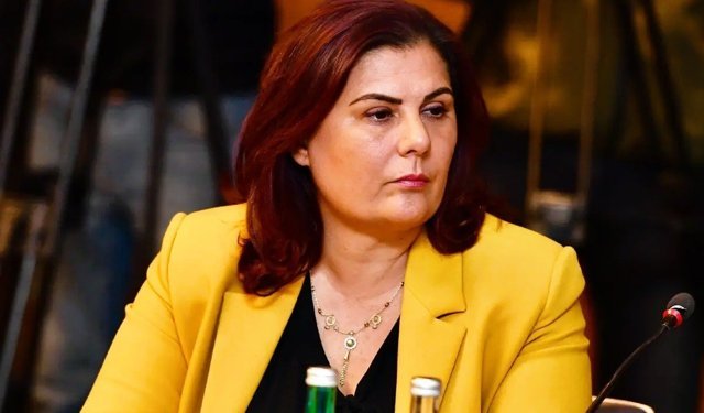 CHP'den AKP'ye geçen Özlem Çerçioğlu'ndan Özgür Özel'e suç duyurusu