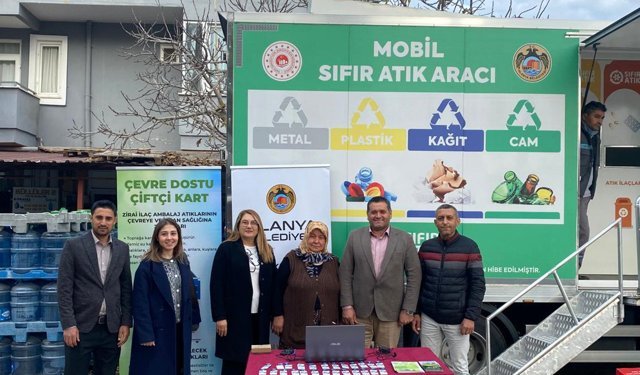 Semt pazarlarında sıfır atık bilgilendirmesi