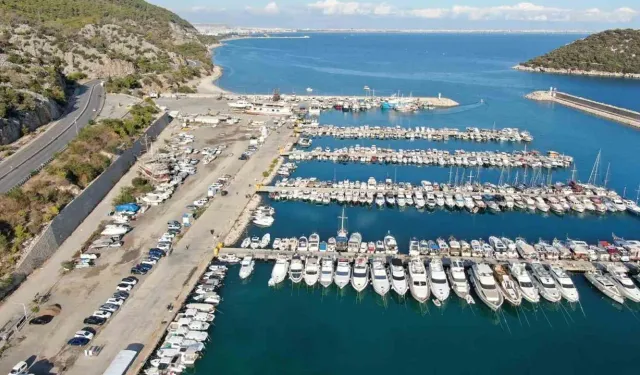 Kayyım yönetimindeki Antalya Balıkçı Barınağında bir tekne daha battı