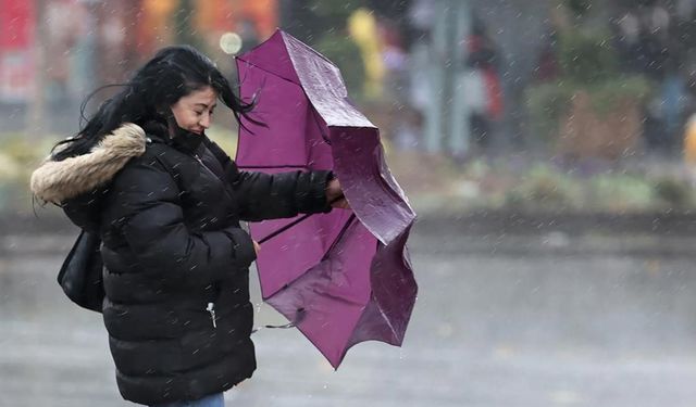 Antalya Valiliği'nden fırtına uyarısı... Batı Akdeniz'de rüzgarın hızı 75 kilometreyi bulacak!