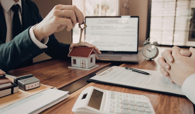 Antalya’da emlak piyasası kitlendi