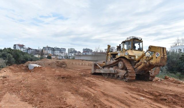 Antalya’nın en kalabalık ilçesi Kepez’de yeni yol çalışması başladı