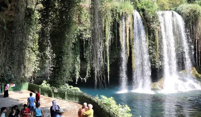 Antalya’nın en ünlü şelalesi Düden kapatıldı