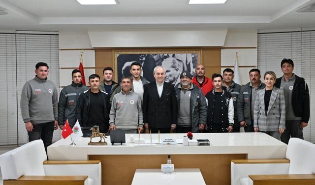 Kepez Belediye Başkanı Mesut Kocagöz’den sezonluk işçilere daimi iş müjdesi