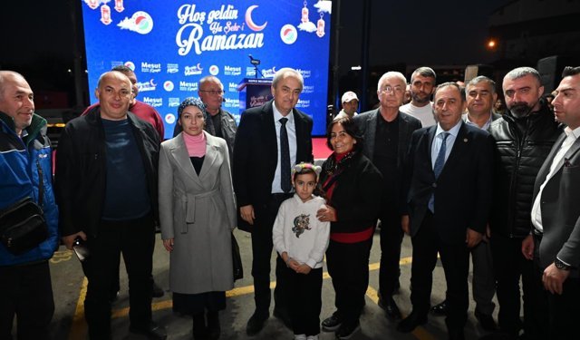 Kepez’de Ramazan’ın ilk iftar sofraları Düdenbaşı’nda kuruldu