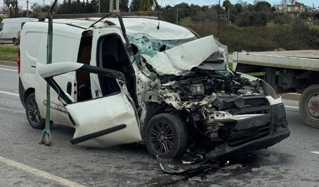 Manavgat'ta feci kaza: 8 kişi yaralandı