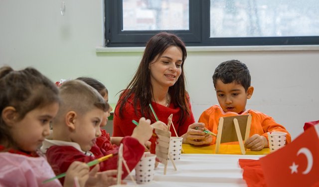 Manavgat’taki çocuklar bayrak sevgisiyle tanıştı