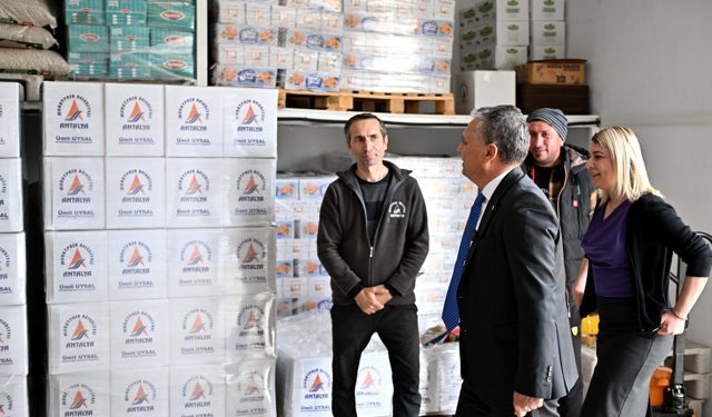 Muratpaşa’da Belediyesi ihtiyaç sahiplerini yalnız bırakmıyor