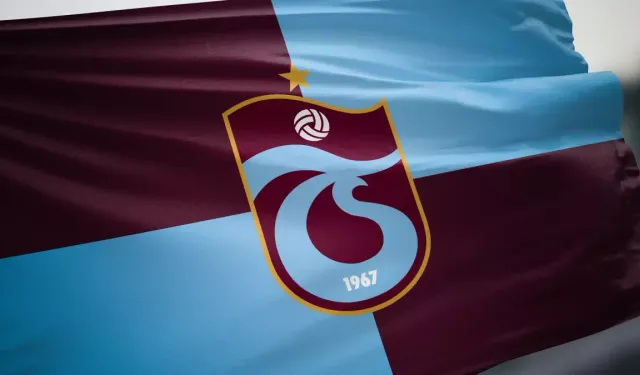 Antalya'da taşlı saldırıya uğrayan Trabzonspor'un takım otobüsüne bir saldırı daha!