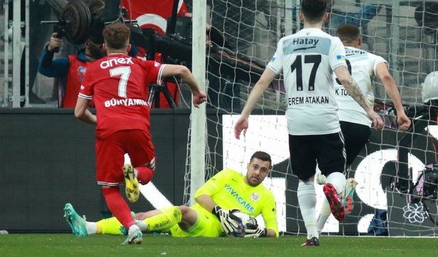 Transfer yapamayan Antalyaspor’da üçüncü ayrılık! Büyük umutlarla gelmişti, takımdan ayrıldı