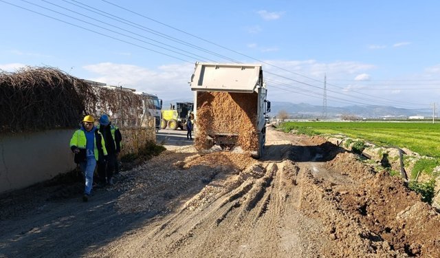 Yağıştan etkilenen Mersin'in bazı bölgelerinde onarım çalışması devam ediyor