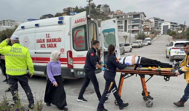 Yaralıya ilk müdahale tesadüfen olay yerinden geçen acil doktorundan