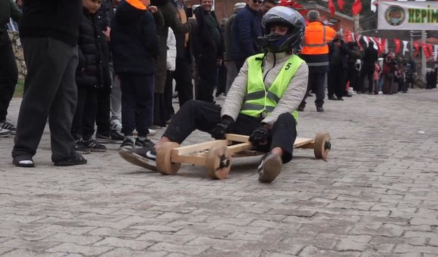Burdur'da çocukluk oyunu festivale döndü