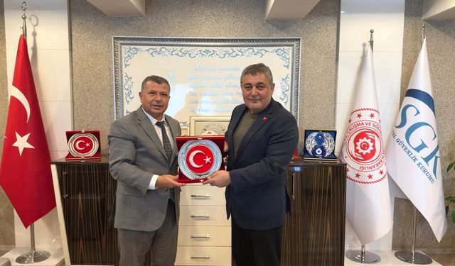 SGK’ya borcu olmayan Aksu Belediyesi’ne plaket