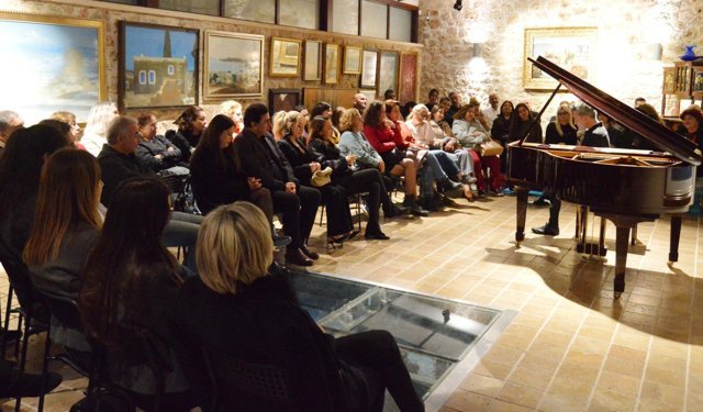 Antalya'da kadın bestecilerin eserleri yankılandı