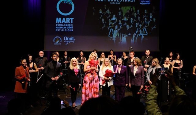 Antalya’da kadın sanatçılar büyüledi