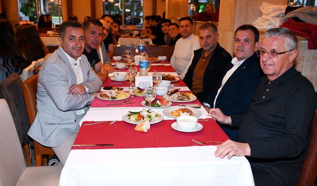 Kemer Belediye Başkanı Necati Topaloğlu iftarı öğrencilerle yaptı