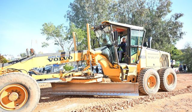 Kepez Belediye Başkanı Mesut Kocagöz çalışmaları inceleme altına aldı